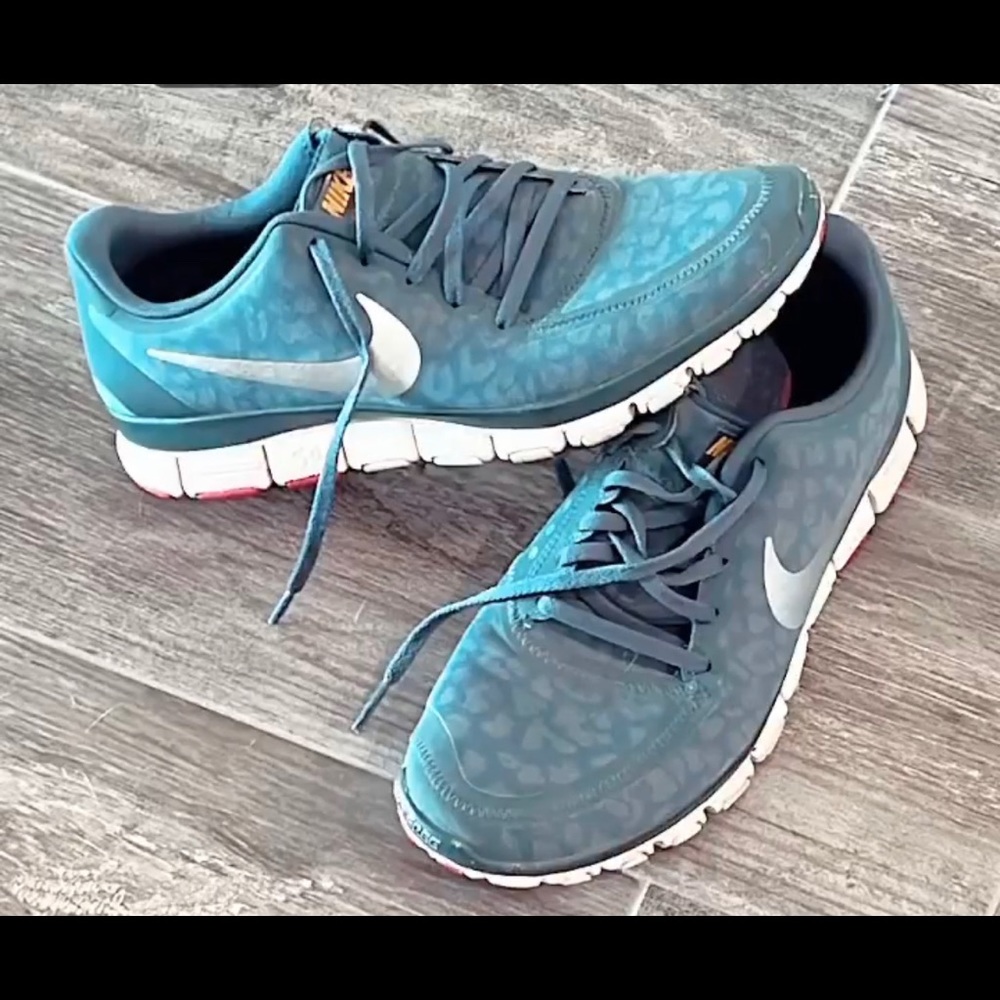 Womens Nike size 9